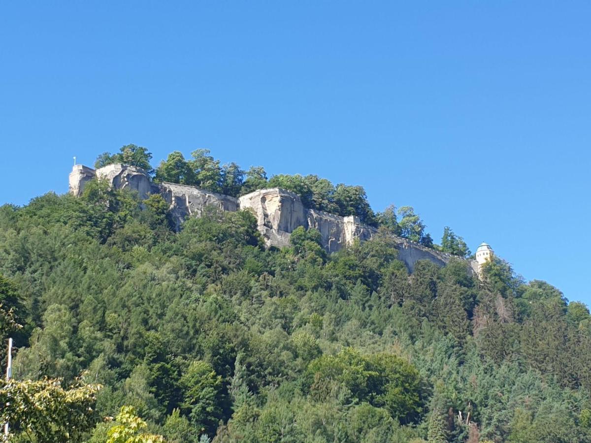 Saechsische-Schweiz-Ferienhaus-Wohnung-2-Mit-Hervorragendem-Panoramablick-Ueber-Das-Elbtal Königstein an der Elbe Dış mekan fotoğraf