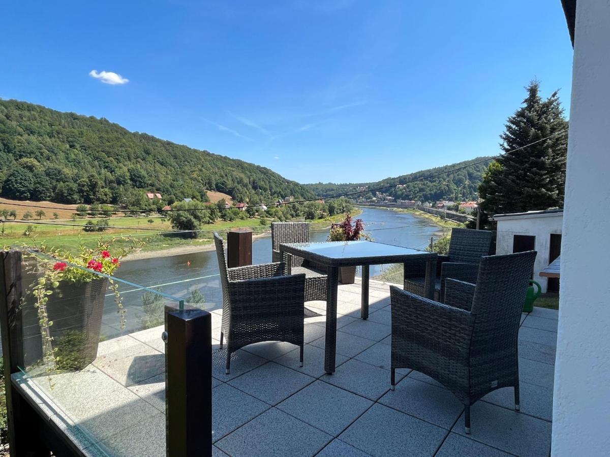 Saechsische-Schweiz-Ferienhaus-Wohnung-2-Mit-Hervorragendem-Panoramablick-Ueber-Das-Elbtal Königstein an der Elbe Dış mekan fotoğraf